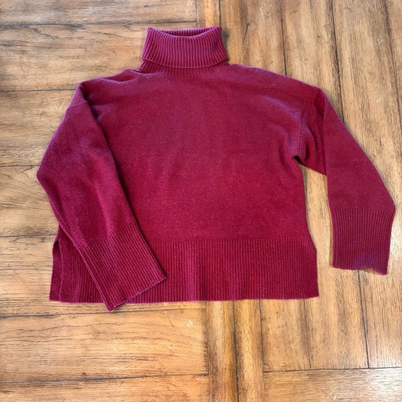 J Crew Supersoft Wool Blend Turtleneck Sweater in Rich Burgundy, Small - Picture 8 of 13